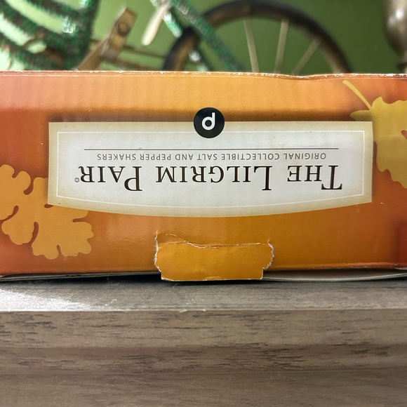 Limited Edition Publix Lilgrim Salt & Pepper Shakers - Picture 3 of 3